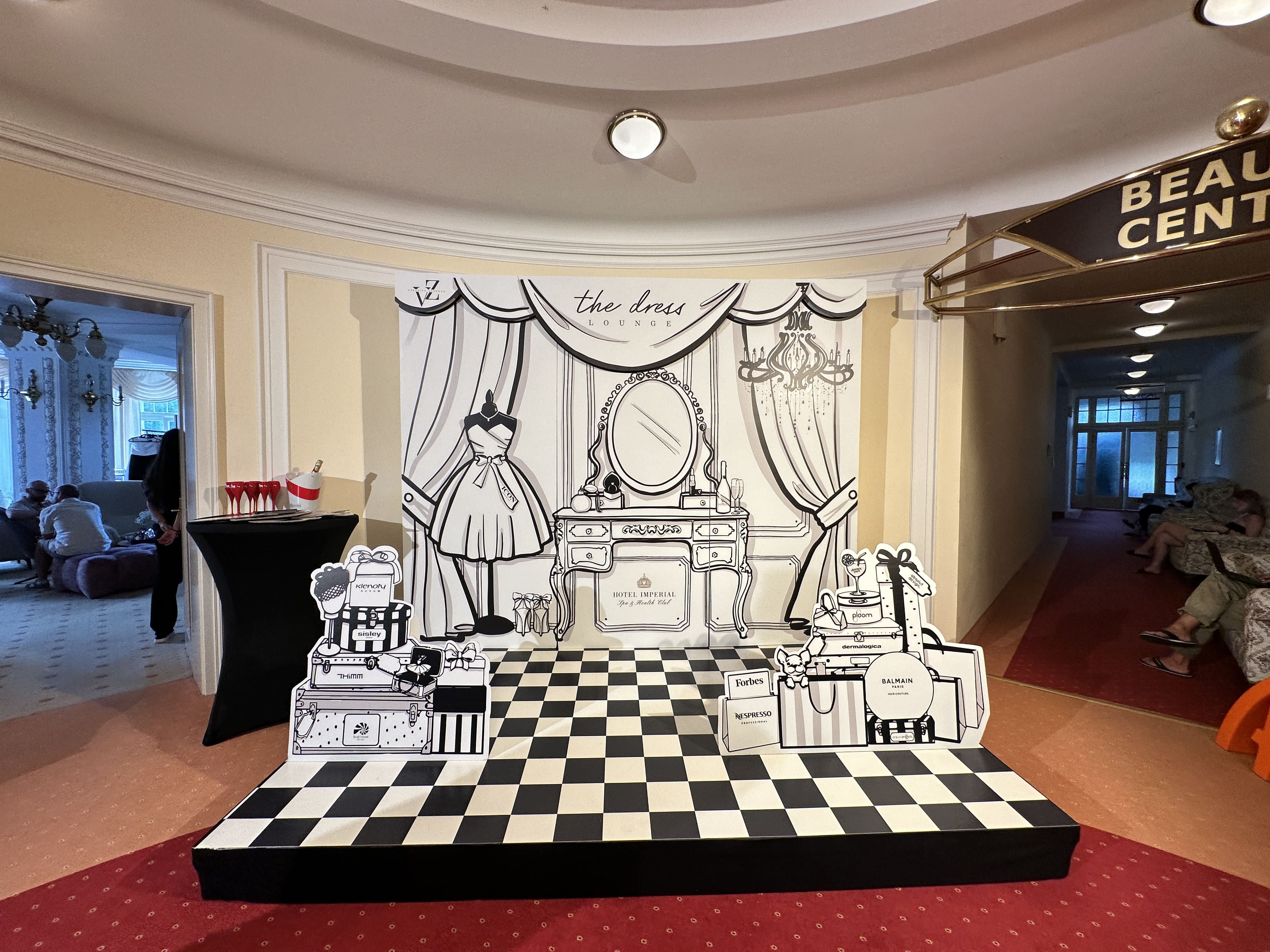 the-dress-lounge-photozone-detail (1).jpg